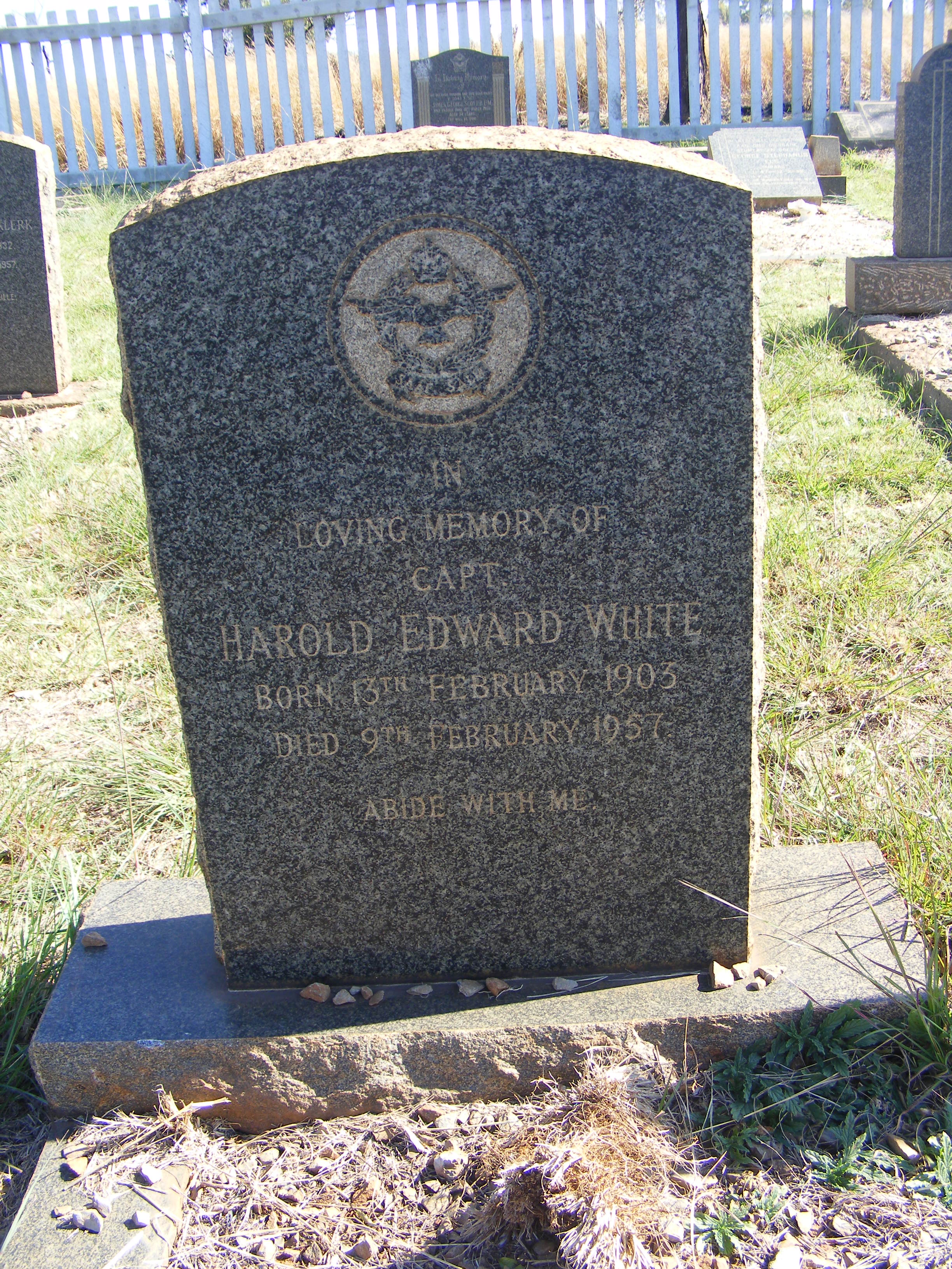 Photo from /search/photos/South Africa/Gauteng/THABA TSHWANE (OLD No.1) MILITARY CEMETERY/white_he_01.JPG
